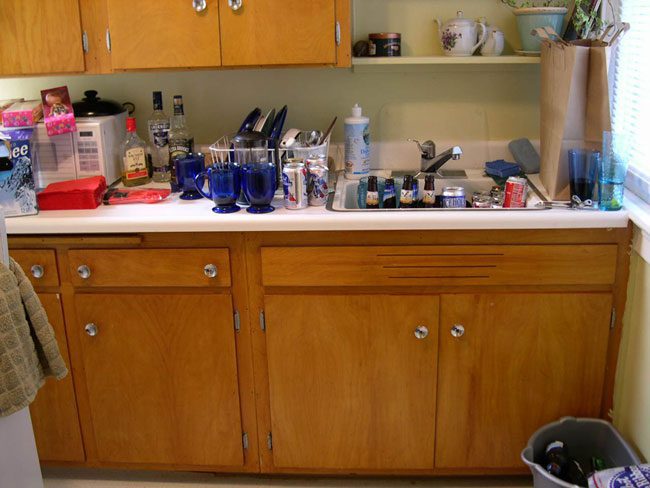 A blue and white logo for suffix design.