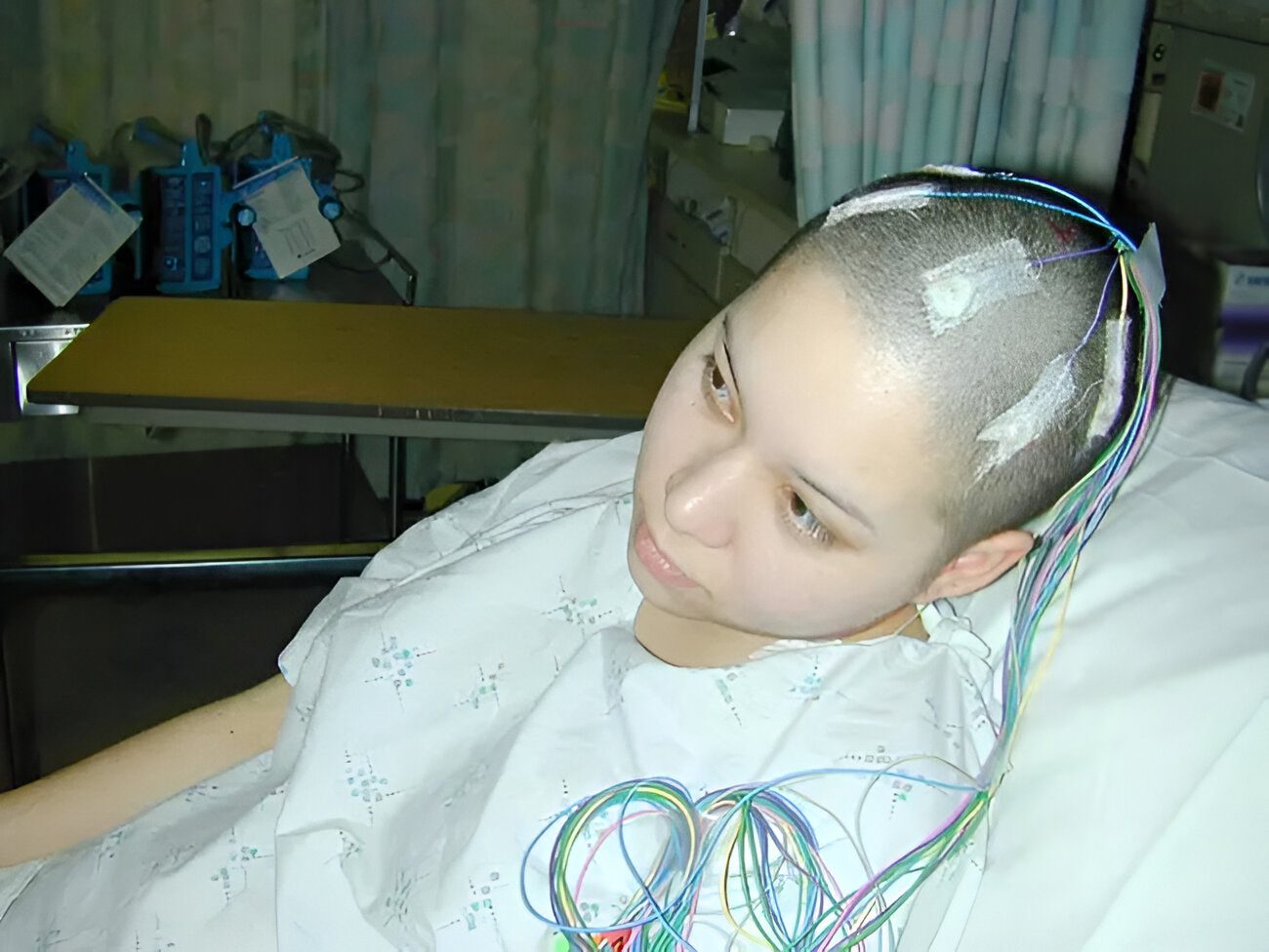 A blue and white logo for suffix design.