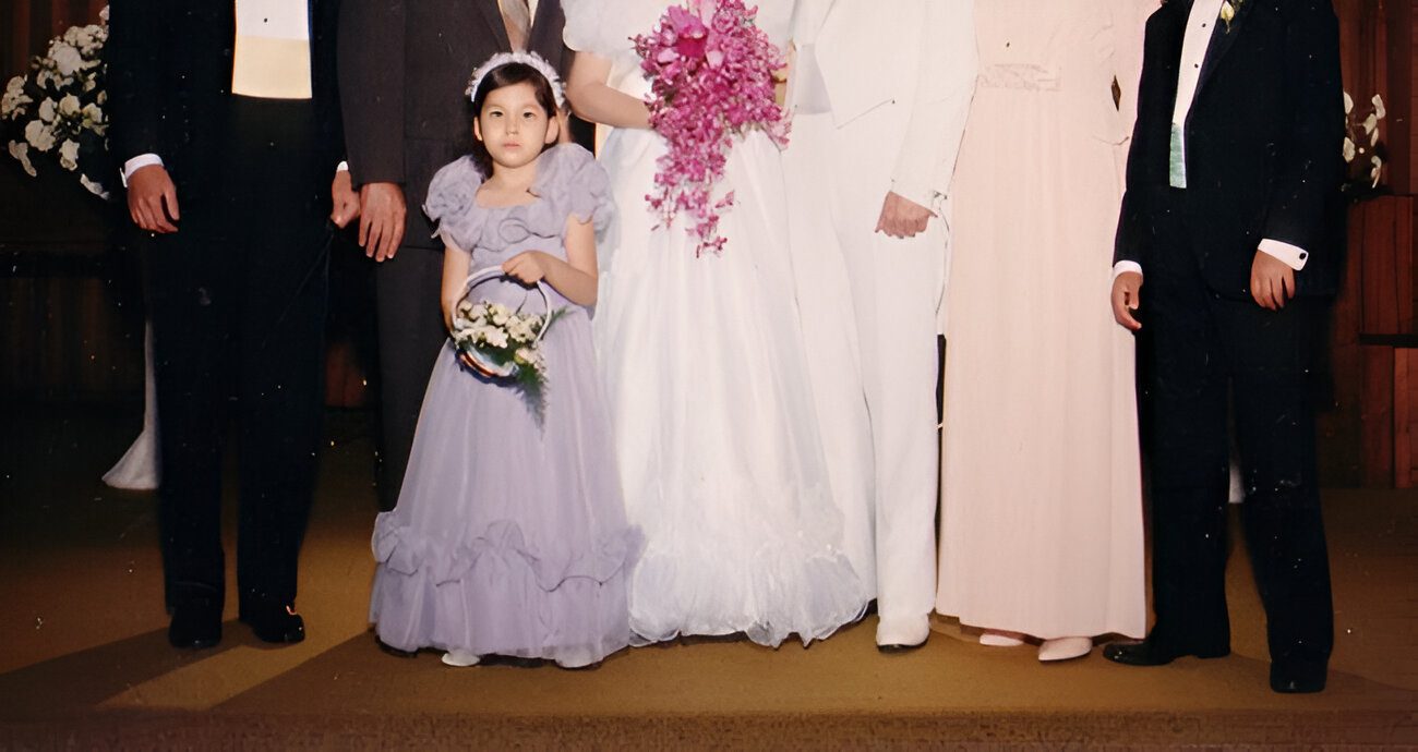 A blue and white logo for suffix design.